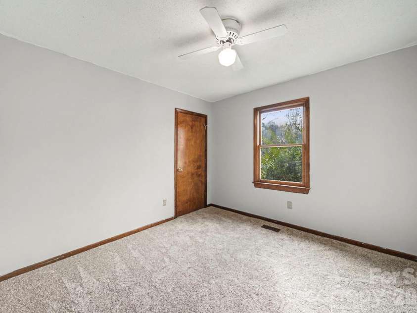 102 Roxie Lane, Belmont, NC 28012.  MLS# CAR4349587, YatesRealty ID 4753. 