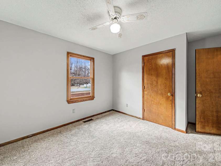 102 Roxie Lane, Belmont, NC 28012.  MLS# CAR4349587, YatesRealty ID 4753. 