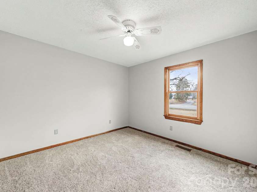 102 Roxie Lane, Belmont, NC 28012.  MLS# CAR4349587, YatesRealty ID 4753. 