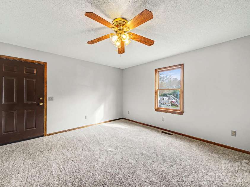 102 Roxie Lane, Belmont, NC 28012.  MLS# CAR4349587, YatesRealty ID 4753. 