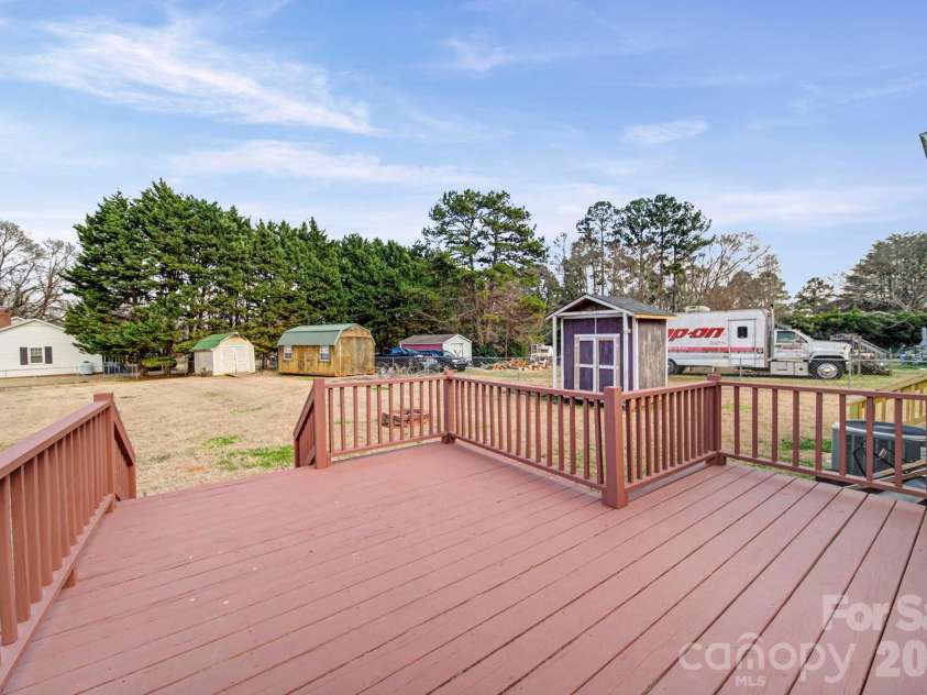 102 Roxie Lane, Belmont, NC 28012.  MLS# CAR4349587, YatesRealty ID 4753. 