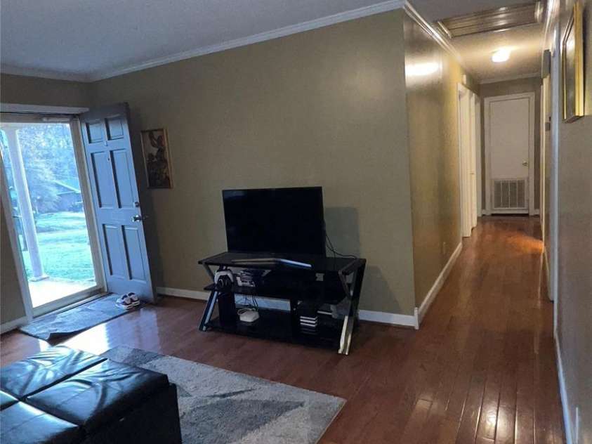 124 Riley Road, Dallas, NC 28034.  MLS# CAR4244655, YatesRealty ID 4753. 