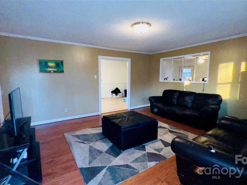 124 Riley Road, Dallas, NC 28034.  MLS# CAR4244655, YatesRealty ID 4753. 