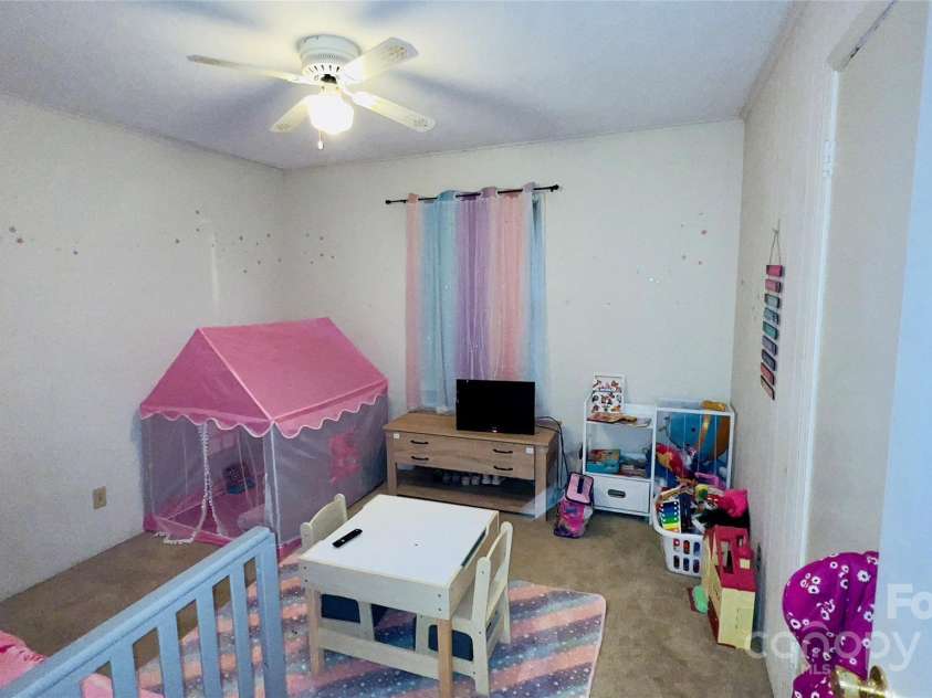 124 Riley Road, Dallas, NC 28034.  MLS# CAR4244655, YatesRealty ID 4753. 