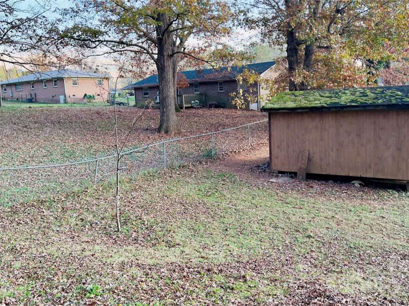 124 Riley Road, Dallas, NC 28034.  MLS# CAR4244655, YatesRealty ID 4753. Rabbit shed! Other ideas!