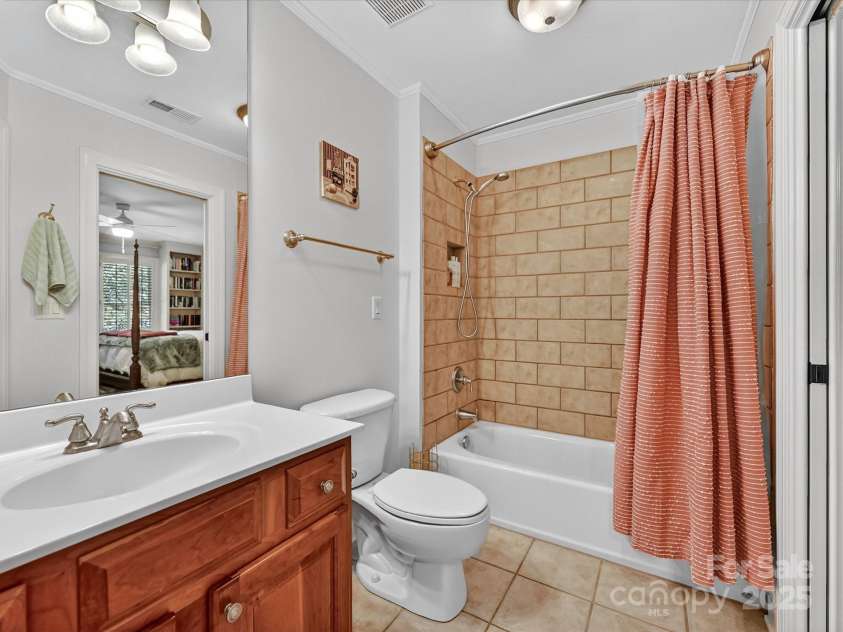 16128 Bridgehampton Club Drive, Charlotte, NC 28277.  MLS# CAR4308778, YatesRealty ID 4753. En suite to bedroom 2