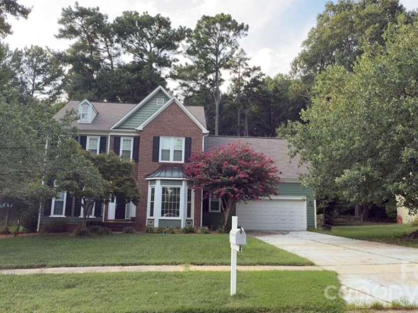 20601 Willow Pond Road, Cornelius, NC 28031.  MLS# CAR4417979, YatesRealty ID 47531. 