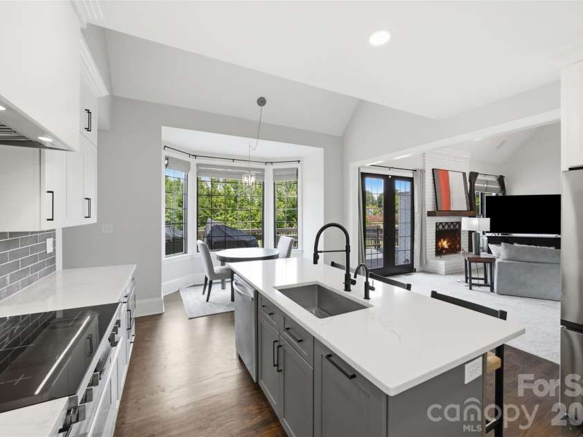 1002 Heather Glen Drive, Matthews, NC 28104.  MLS# CAR4418895, YatesRealty ID 47535. 
