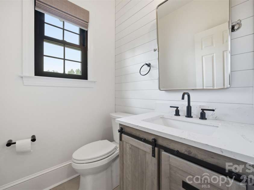 1002 Heather Glen Drive, Matthews, NC 28104.  MLS# CAR4418895, YatesRealty ID 47535. 