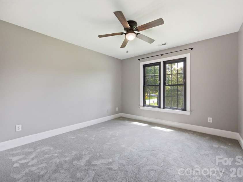 1002 Heather Glen Drive, Matthews, NC 28104.  MLS# CAR4418895, YatesRealty ID 47535. 