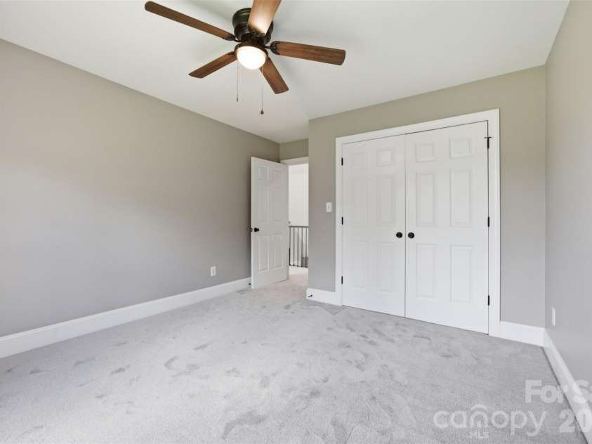 1002 Heather Glen Drive, Matthews, NC 28104.  MLS# CAR4418895, YatesRealty ID 47535. 