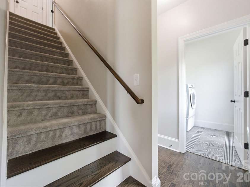 1002 Heather Glen Drive, Matthews, NC 28104.  MLS# CAR4418895, YatesRealty ID 47535. 