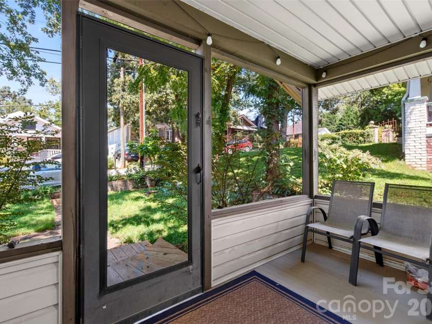 52 Pennsylvania Avenue, Asheville, NC 28806.  MLS# CAR4417953, YatesRealty ID 47537. 