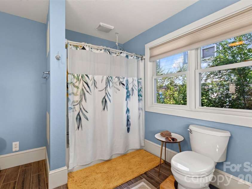 52 Pennsylvania Avenue, Asheville, NC 28806.  MLS# CAR4417953, YatesRealty ID 47537. 