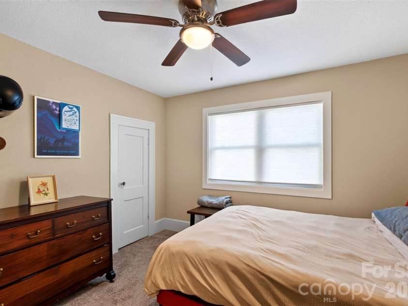 52 Pennsylvania Avenue, Asheville, NC 28806.  MLS# CAR4417953, YatesRealty ID 47537. 