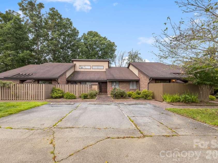 15 Moland Drive, Etowah, NC 28729.  MLS# CAR4415379, YatesRealty ID 47538. 