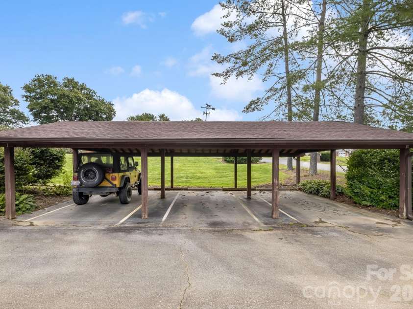 15 Moland Drive, Etowah, NC 28729.  MLS# CAR4415379, YatesRealty ID 47538. 