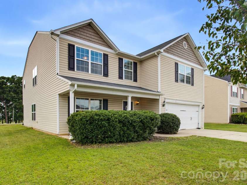 7000 Texas Boulevard, Thomasville, NC 27360.  MLS# CAR4419287, YatesRealty ID 47540. 