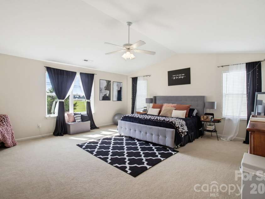 7000 Texas Boulevard, Thomasville, NC 27360.  MLS# CAR4419287, YatesRealty ID 47540. 