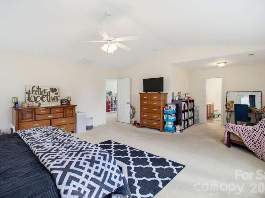 7000 Texas Boulevard, Thomasville, NC 27360.  MLS# CAR4419287, YatesRealty ID 47540. 