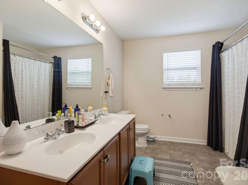 7000 Texas Boulevard, Thomasville, NC 27360.  MLS# CAR4419287, YatesRealty ID 47540. 