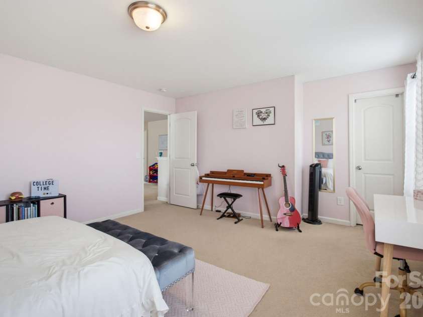 7000 Texas Boulevard, Thomasville, NC 27360.  MLS# CAR4419287, YatesRealty ID 47540. 