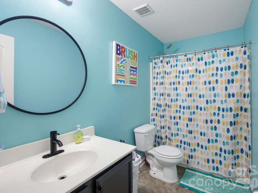 7000 Texas Boulevard, Thomasville, NC 27360.  MLS# CAR4419287, YatesRealty ID 47540. 