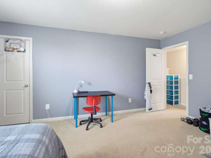 7000 Texas Boulevard, Thomasville, NC 27360.  MLS# CAR4419287, YatesRealty ID 47540. 