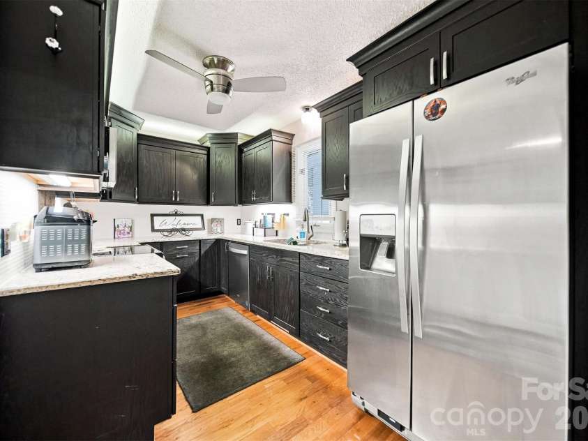 1007 21st Avenue, Hickory, NC 28601.  MLS# CAR4412321, YatesRealty ID 47541. 