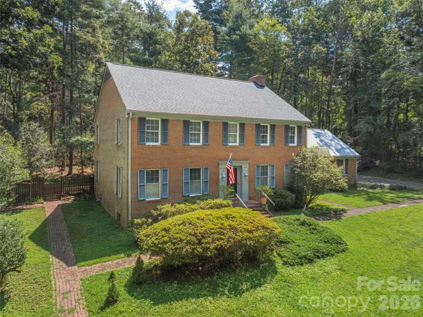 200 Heathcote Road, Hendersonville, NC 28791.  MLS# CAR4419306, YatesRealty ID 47546. 