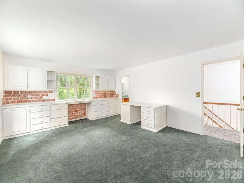 200 Heathcote Road, Hendersonville, NC 28791.  MLS# CAR4419306, YatesRealty ID 47546. 