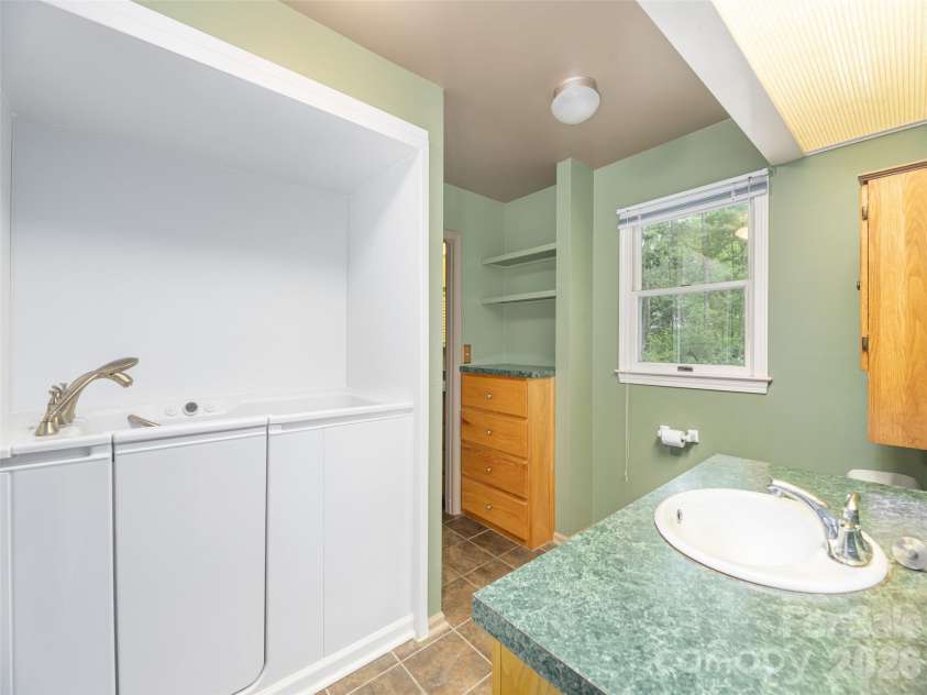 200 Heathcote Road, Hendersonville, NC 28791.  MLS# CAR4419306, YatesRealty ID 47546. 