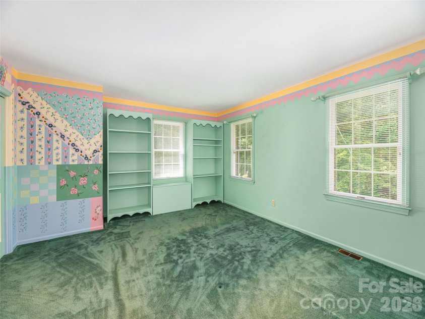 200 Heathcote Road, Hendersonville, NC 28791.  MLS# CAR4419306, YatesRealty ID 47546. 