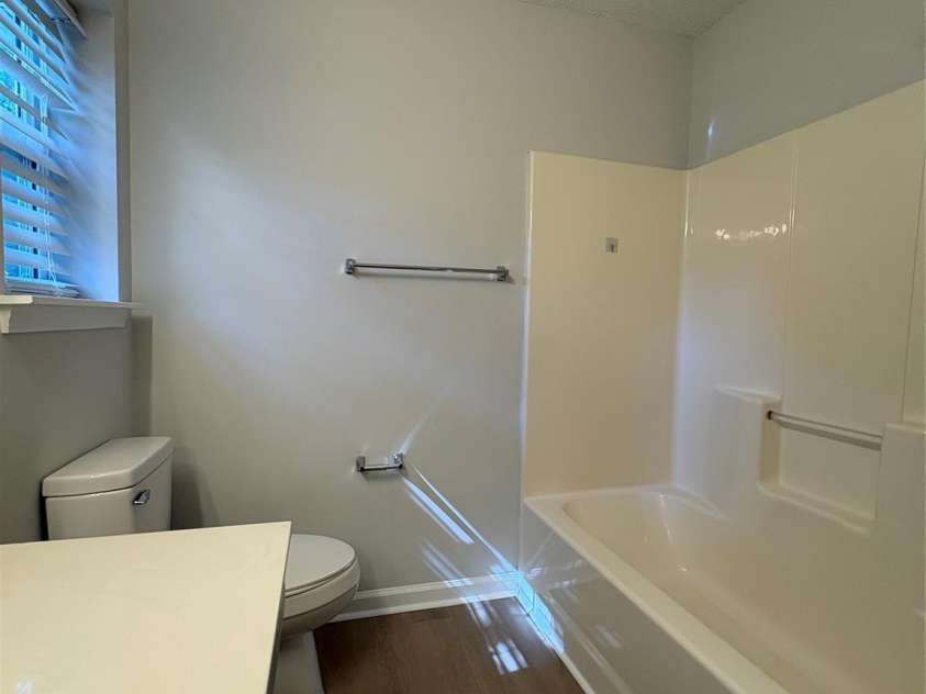 11586 Briddle Hall Court, Charlotte, NC 28214.  MLS# CAR4419064, YatesRealty ID 47547. Upstairs shared bathroom
