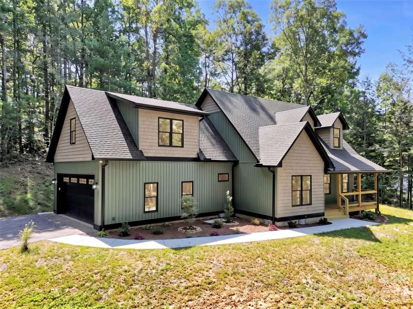 146 Bradford Park, Clyde, NC 28721.  MLS# CAR4419307, YatesRealty ID 47549. 