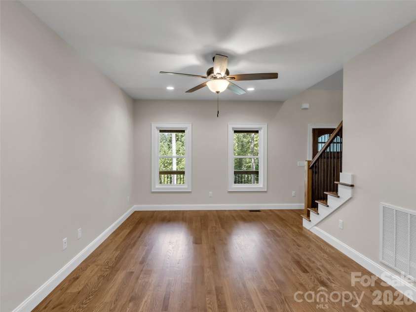 146 Bradford Park, Clyde, NC 28721.  MLS# CAR4419307, YatesRealty ID 47549. 