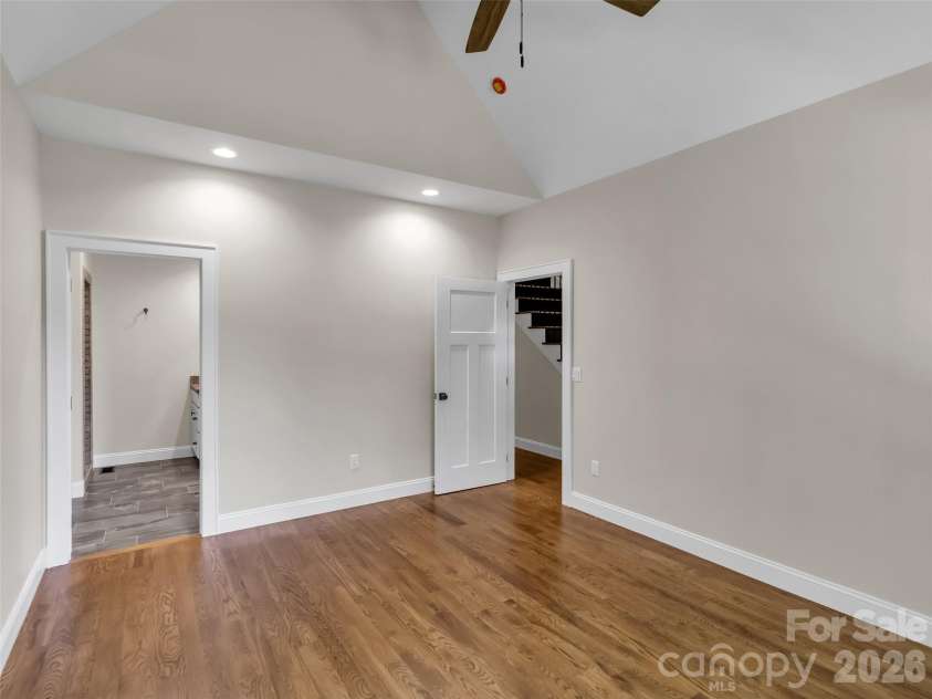 146 Bradford Park, Clyde, NC 28721.  MLS# CAR4419307, YatesRealty ID 47549. 
