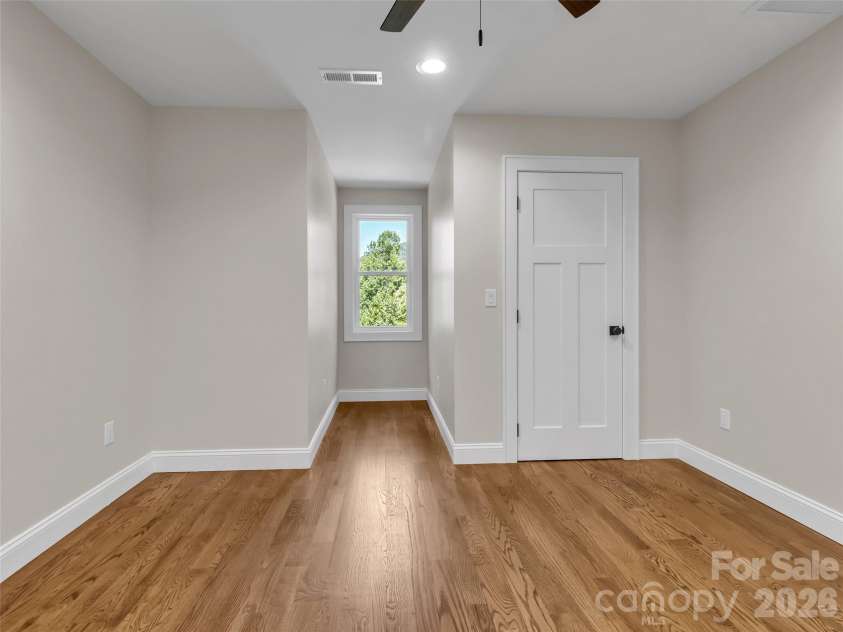 146 Bradford Park, Clyde, NC 28721.  MLS# CAR4419307, YatesRealty ID 47549. 
