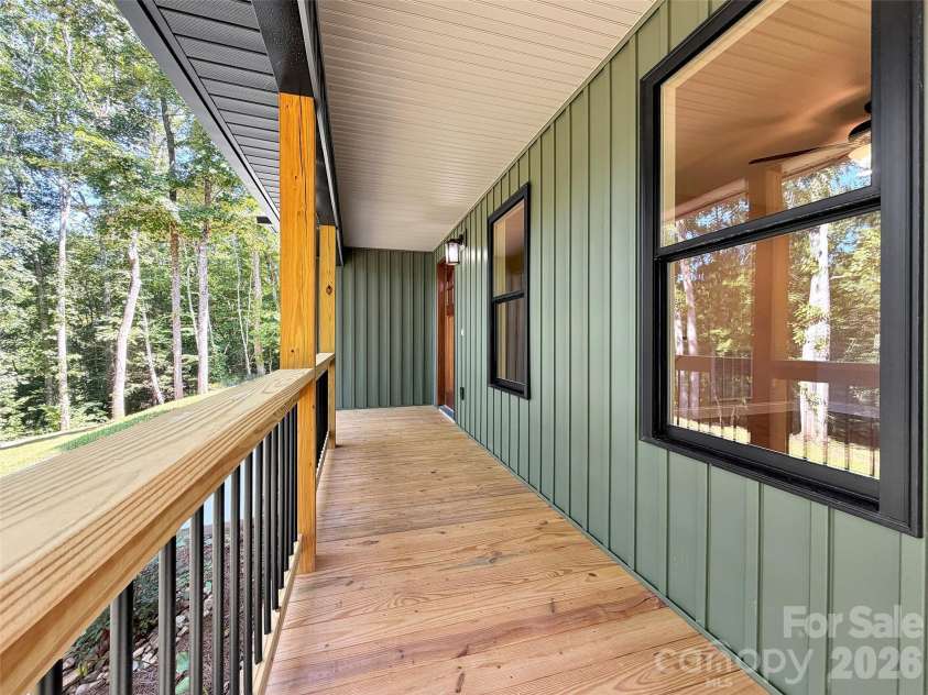 146 Bradford Park, Clyde, NC 28721.  MLS# CAR4419307, YatesRealty ID 47549. 