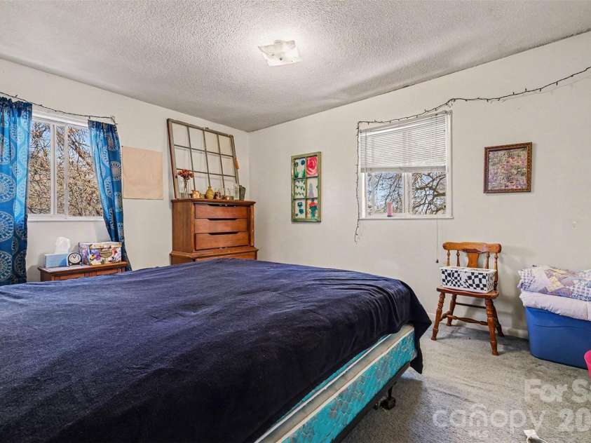 2320 Vinton Drive, Dallas, NC 28034.  MLS# CAR4341728, YatesRealty ID 4755. 