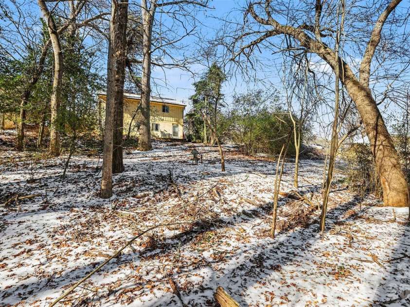 2320 Vinton Drive, Dallas, NC 28034.  MLS# CAR4341728, YatesRealty ID 4755. 