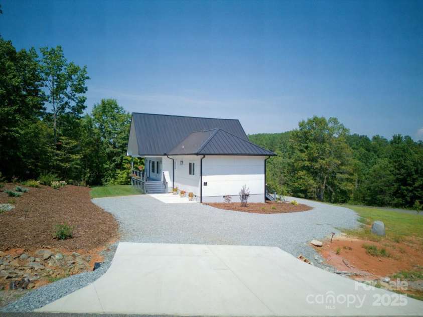 456 Hickory Loop, Rutherfordton, NC 28139.  MLS# CAR4318402, YatesRealty ID 4755. 