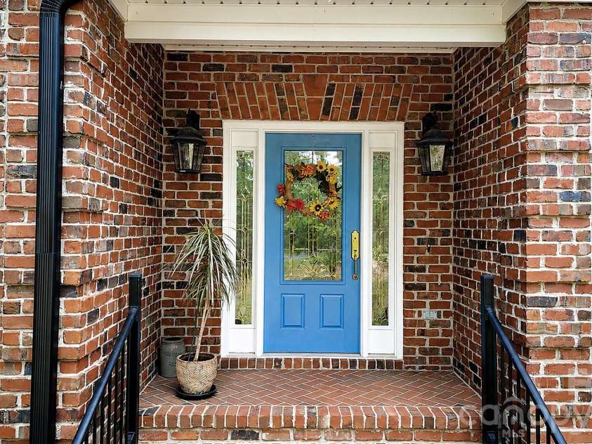265 Westminster Court, Asheboro, NC 27205.  MLS# CAR4388948, YatesRealty ID 47550. Front Entry
