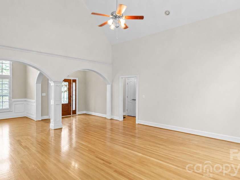 265 Westminster Court, Asheboro, NC 27205.  MLS# CAR4388948, YatesRealty ID 47550. Great room/Dining Room empty