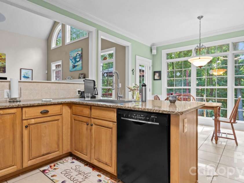 265 Westminster Court, Asheboro, NC 27205.  MLS# CAR4388948, YatesRealty ID 47550. Kitchen View 2