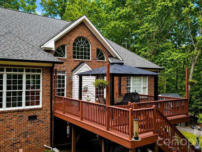 265 Westminster Court, Asheboro, NC 27205.  MLS# CAR4388948, YatesRealty ID 47550. Rear Deck