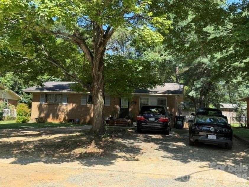 1131 Echo Glen Road, Charlotte, NC 28213.  MLS# CAR4404193, YatesRealty ID 47551. Backyard