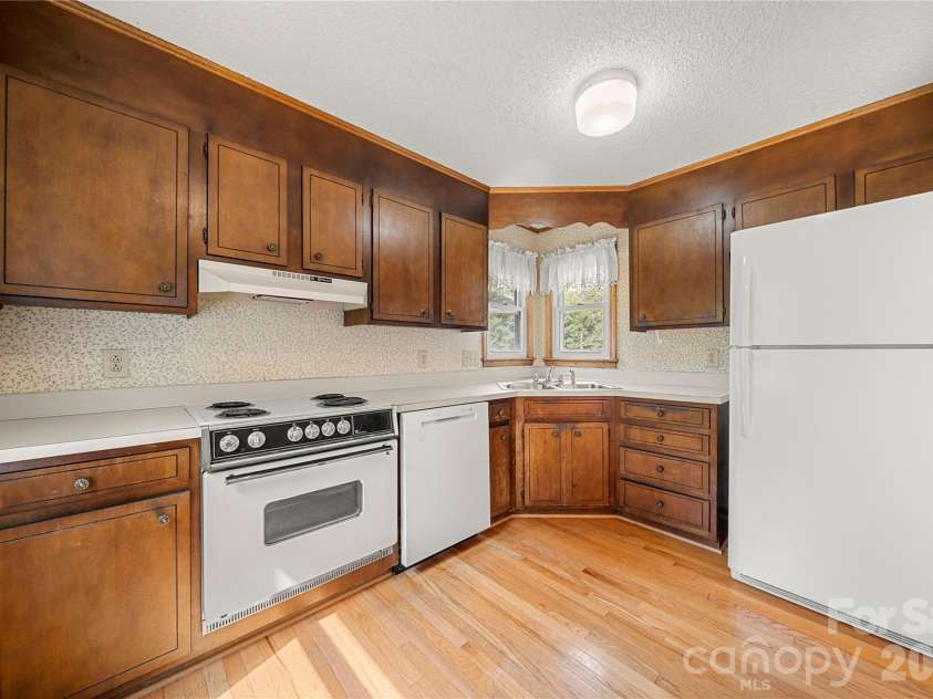 1810 Oak Hollow Road, Gastonia, NC 28054.  MLS# CAR4419101, YatesRealty ID 47553. 