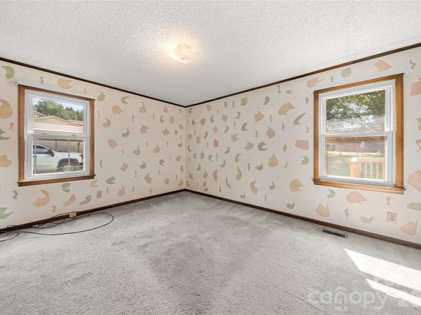 1810 Oak Hollow Road, Gastonia, NC 28054.  MLS# CAR4419101, YatesRealty ID 47553. 