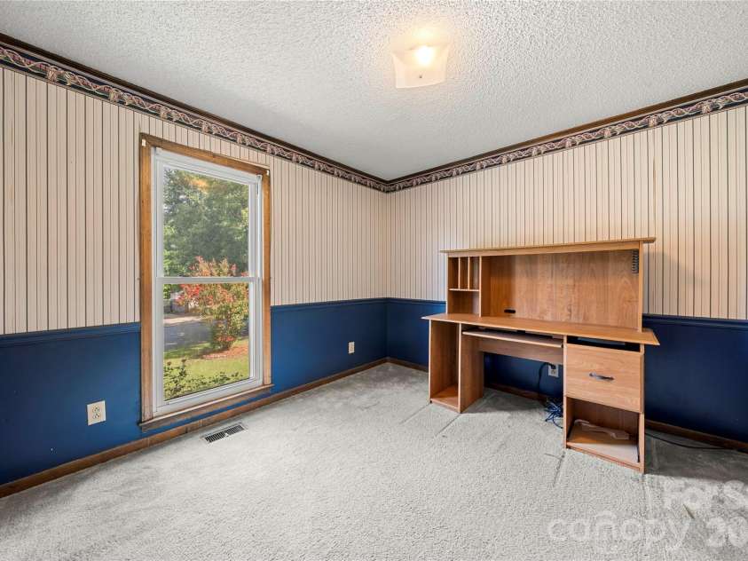 1810 Oak Hollow Road, Gastonia, NC 28054.  MLS# CAR4419101, YatesRealty ID 47553. 